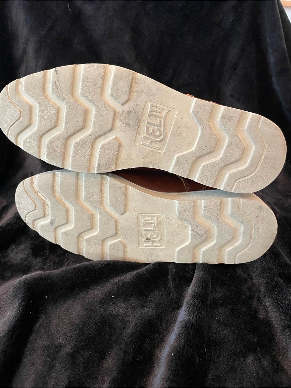 Men's Tan Leather Chukka Boots with Cream Sole - Picture 4 of 5